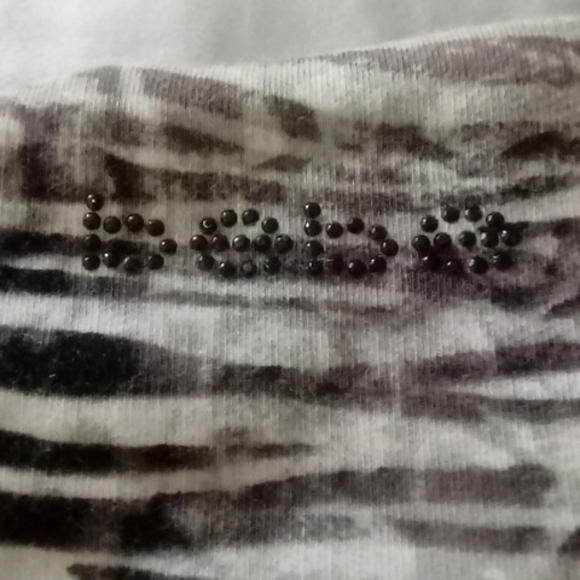 Clothes - Picture 2 of 3